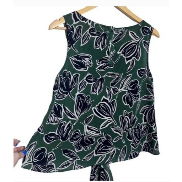 ModCloth Womens Sleeveless Floral Print Tie Front Top - Green & Navy - Size M - Picture 2 of 6